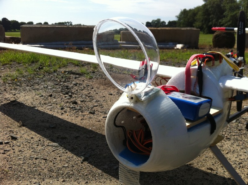 Nose dome with improvised hinge